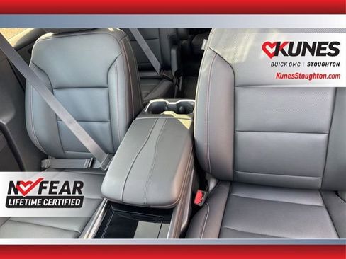 Used 2025 Chevrolet Traverse Z71 w/ Enhanced Driving Package image 16