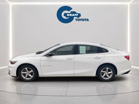 Used 2018 Chevrolet Malibu LS image 3