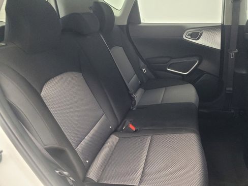Used 2025 Kia Soul LX w/ LX Technology Package image 19