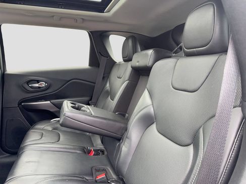 Used 2020 Jeep Cherokee Limited AWD/4WD image 17