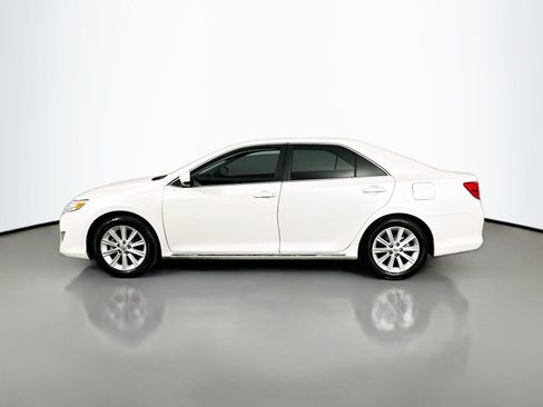 Used 2014 Toyota Camry XLE image 4