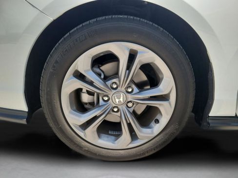 Certified 2024 Honda Accord EX image 31