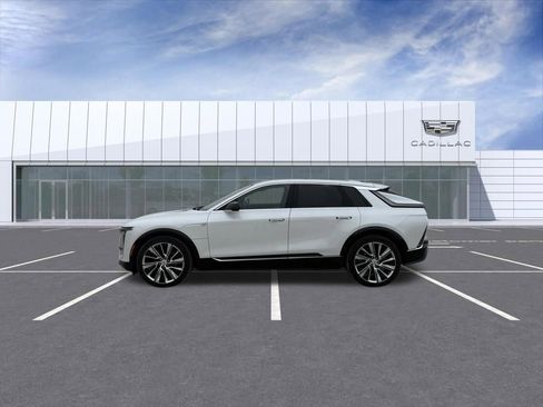 Certified 2024 Cadillac Lyriq Luxury w/ LPO, Floor Liner Package AWD/4WD image 5