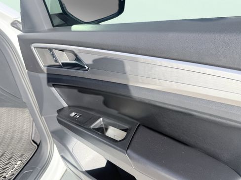 Used 2019 Volkswagen Atlas SE image 48