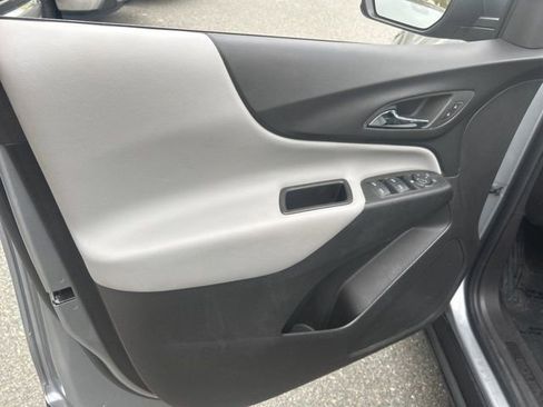 Used 2024 Chevrolet Equinox LS image 10