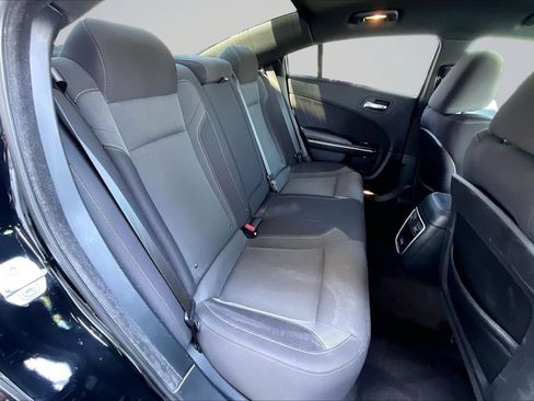 Used 2017 Dodge Charger SXT image 27