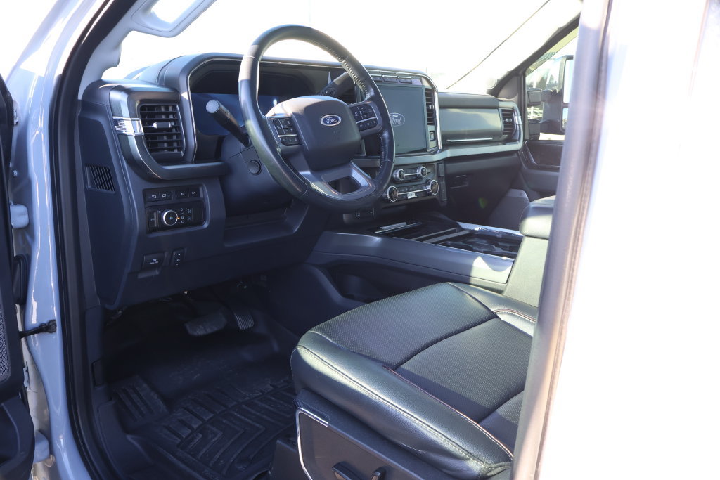 Used 2024 Ford F350 Lariat w/ Lariat Ultimate Package AWD/4WD image 11