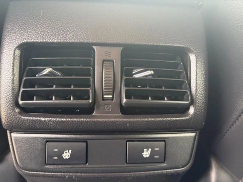 Used 2016 Subaru Outback 2.5i Limited AWD/4WD image 24