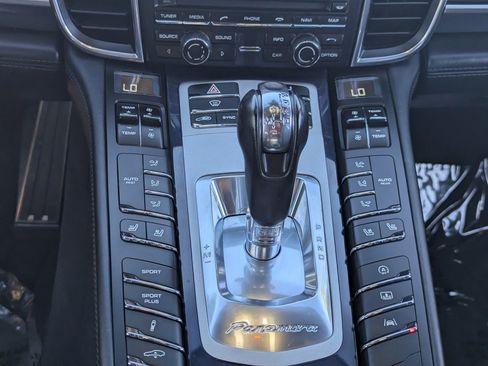 Used 2014 Porsche Panamera 4S Executive image 22