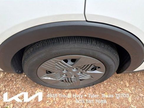 Certified 2025 Kia K4 FWD image 11