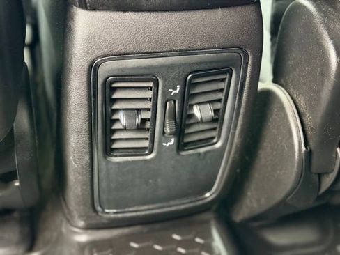 Used 2014 Jeep Grand Cherokee Laredo w/ 18" Wheel & 8.4" Radio Group image 21