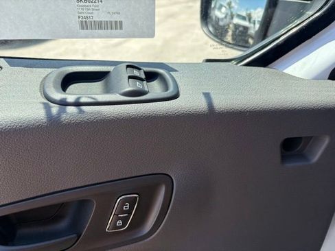 New 2025 Ford Transit 250 148 Medium Roof image 20