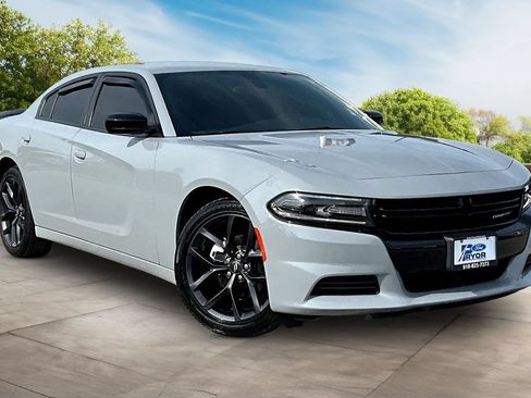 Used 2021 Dodge Charger SXT w/ Blacktop Package RWD image 11