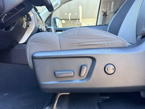 Used 2015 Toyota Tundra SR5 w/ SR5 Upgrade Package RWD image 14