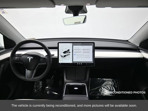 Used 2022 Tesla Model Y Long Range image 15