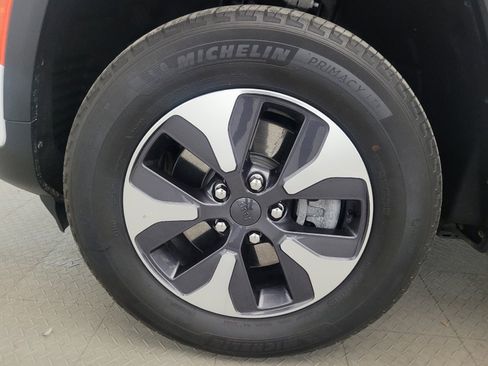 Used 2023 Jeep Grand Cherokee 4WD 4xe image 31
