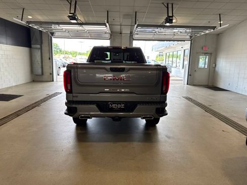 Used 2025 GMC Sierra 1500 AT4 w/ AT4 Premium Package AWD/4WD image 6