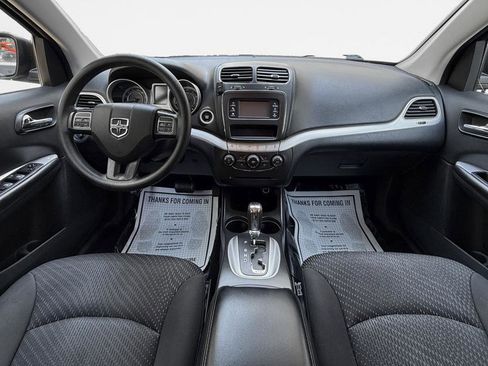 Used 2019 Dodge Journey SE FWD image 15