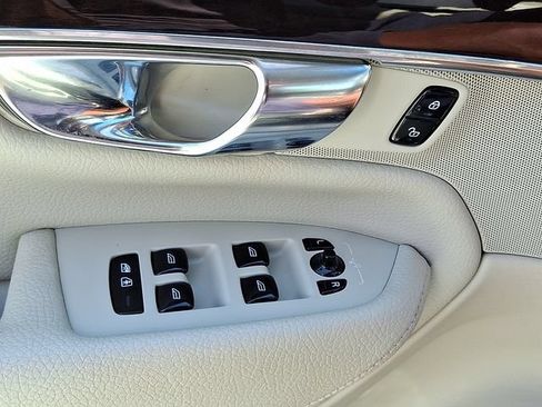 Used 2019 Volvo XC90 T5 Momentum w/ Advanced Package AWD/4WD image 20