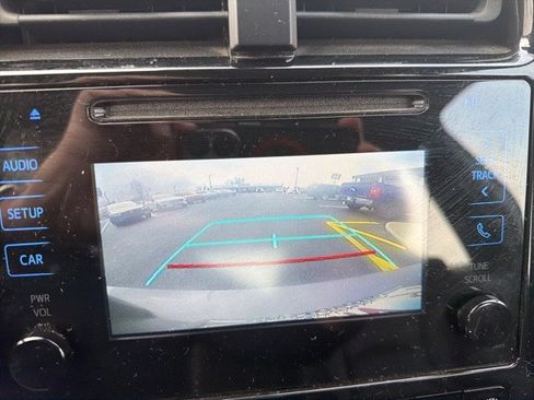 Used 2019 Toyota Prius XLE image 18