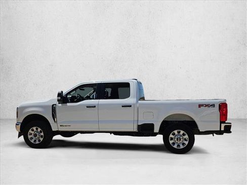 Used 2024 Ford F250 XLT w/ FX4 Off-Road Package AWD/4WD image 8