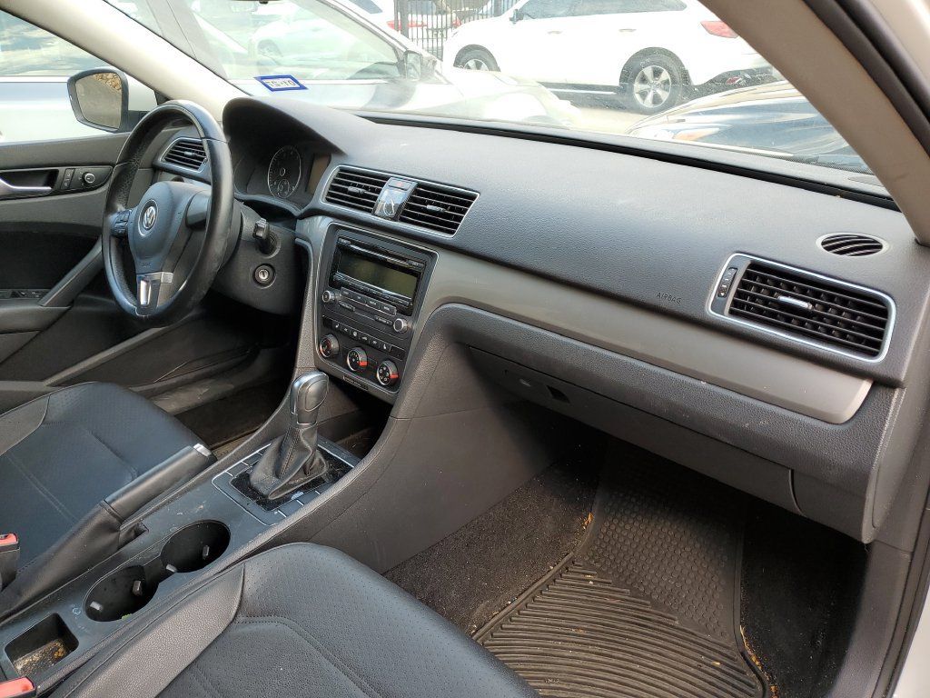 Used 2015 Volkswagen Passat 1.8T Wolfsburg Edition FWD image 11