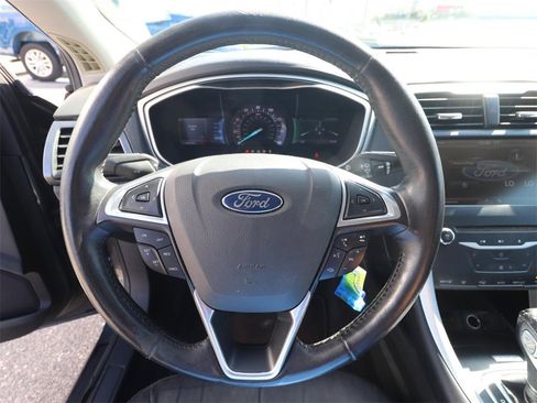 Used 2015 Ford Fusion SE image 15