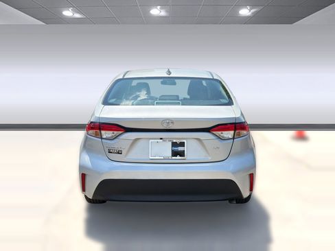 Used 2024 Toyota Corolla LE FWD image 10