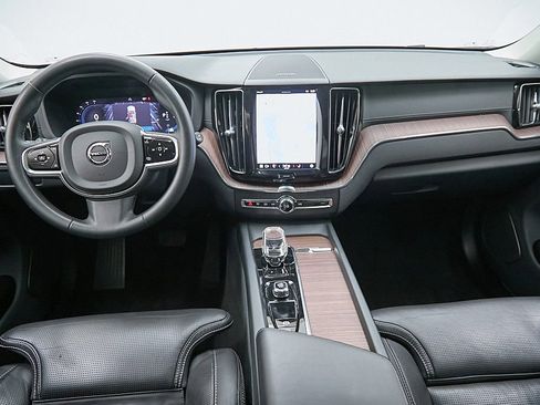 Used 2023 Volvo XC60 B6 Ultimate w/ Protection Package Premier image 23