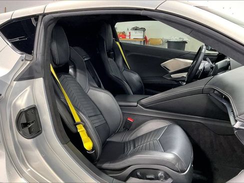 Used 2023 Chevrolet Corvette Stingray Premium Cpe w/ Z51 Performance Package RWD image 9