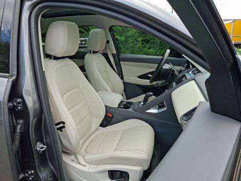 Used 2020 Jaguar E-PACE SE AWD/4WD image 3