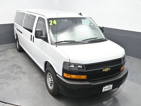 Used 2024 Chevrolet Express 3500 LS RWD image 26