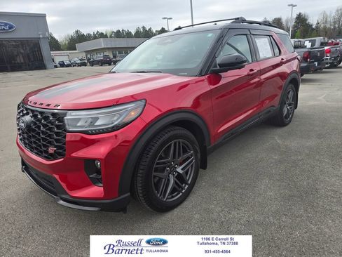 Used 2025 Ford Explorer ST image 1