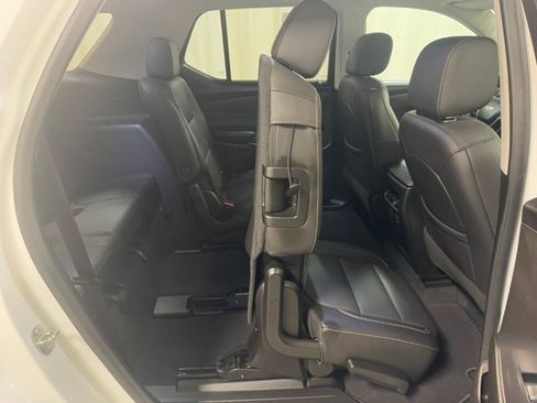 Used 2021 Chevrolet Traverse Premier image 39