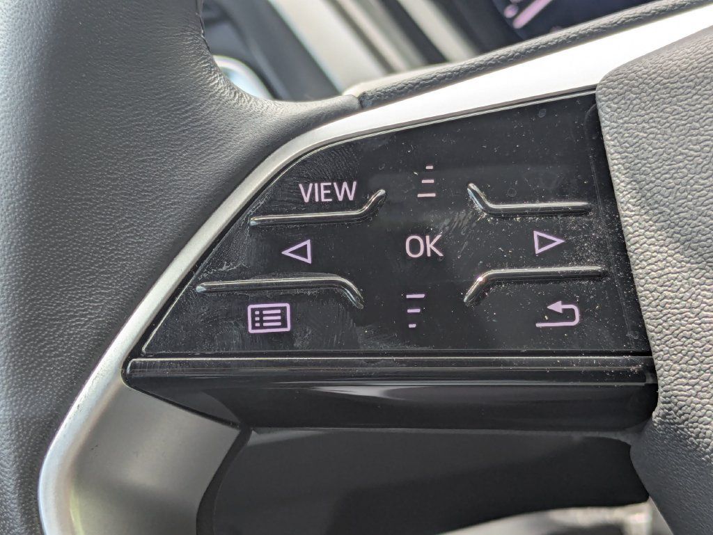 Used 2025 Audi Q4 e-tron Premium AWD/4WD image 38
