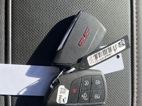 Used 2024 GMC Sierra 2500 AT4 w/ AT4 Premium Plus Package image 15