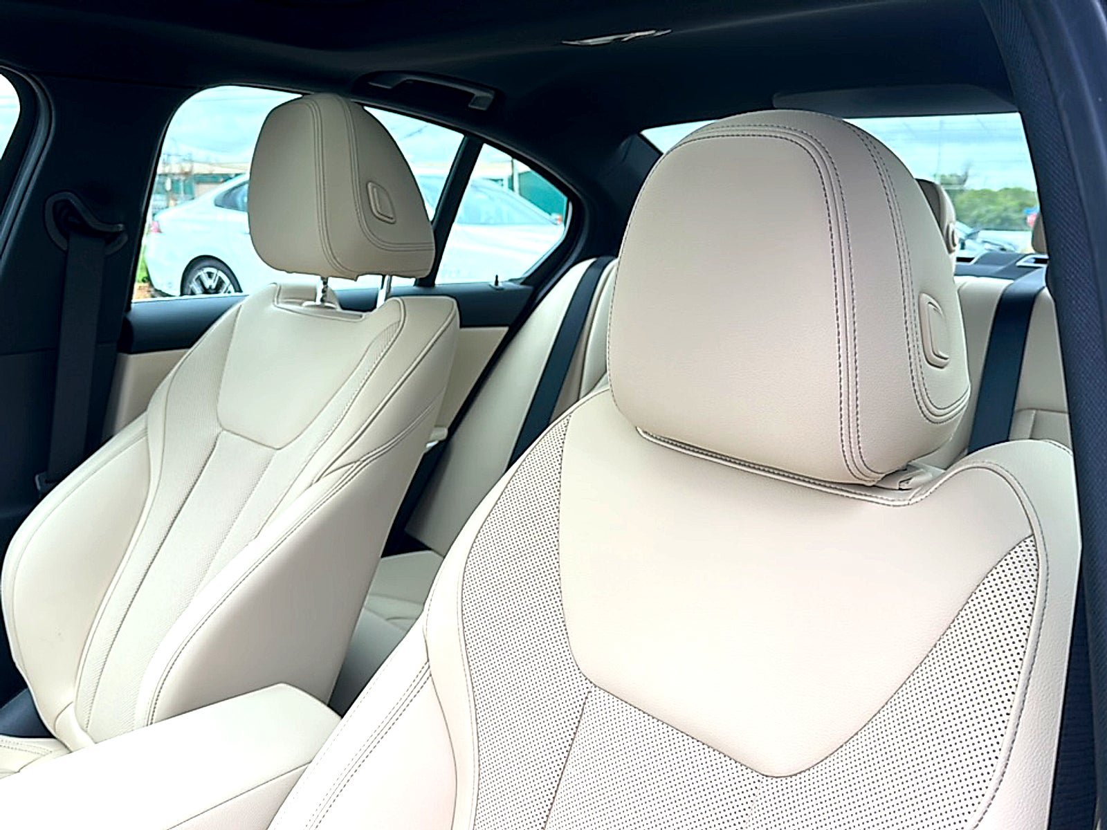 New 2026 BMW 330i Sedan w/ Premium Package RWD image 11