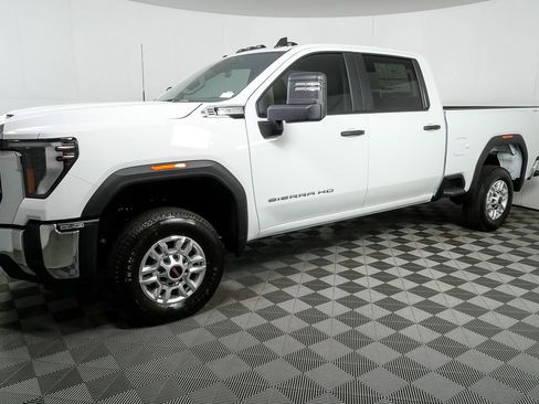 New 2026 GMC Sierra 2500 Pro image 2