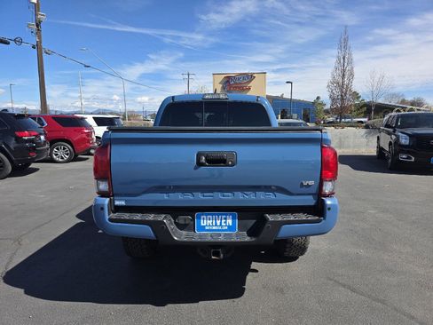Used 2019 Toyota Tacoma TRD Sport image 6