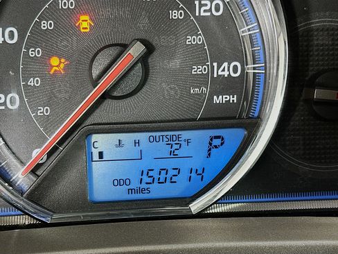 Used 2015 Toyota RAV4 Limited AWD/4WD image 18