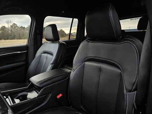 New 2025 Jeep Grand Cherokee Limited w/ Black Appearance Package image 14