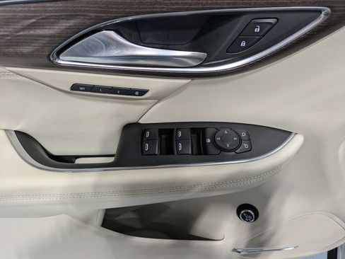 Used 2023 Buick Envision Avenir AWD/4WD image 9