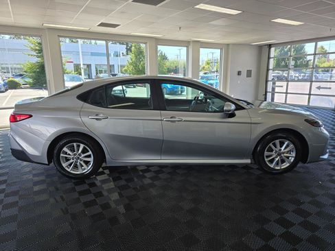 Used 2025 Toyota Camry LE FWD image 6