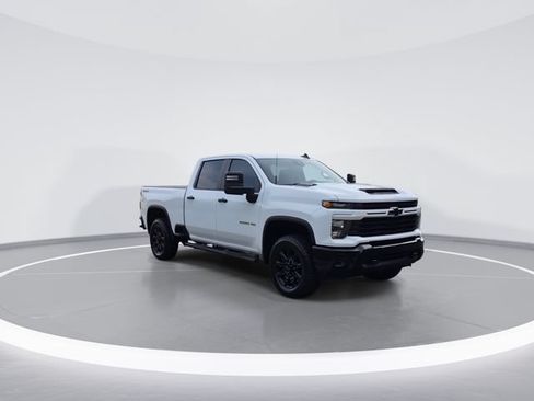 Used 2024 Chevrolet Silverado 2500 Custom w/ Custom Value Package AWD/4WD image 2