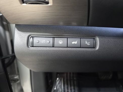 Used 2024 Nissan Pathfinder Platinum w/ Cargo Package AWD/4WD image 25