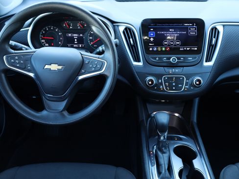Used 2024 Chevrolet Malibu LT image 16