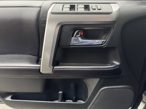 Used 2018 Toyota 4Runner SR5 image 19