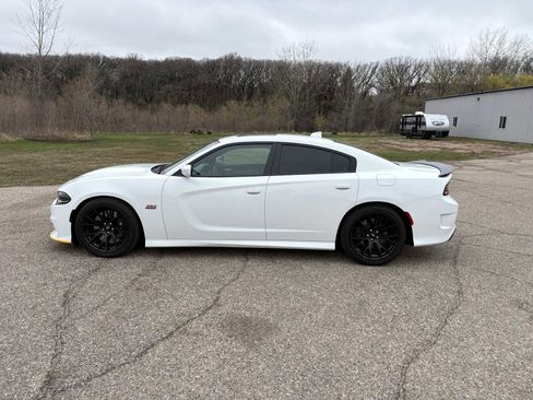 Used 2019 Dodge Charger Scat Pack w/ Dynamics Package RWD image 6