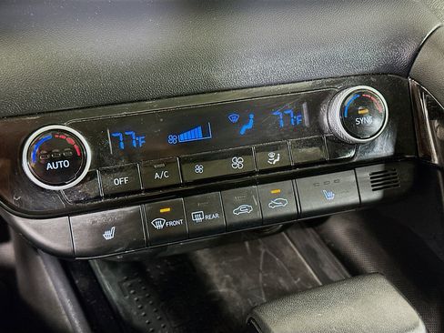 Certified 2022 Hyundai Elantra SEL w/ Convenience + Premium Package image 15