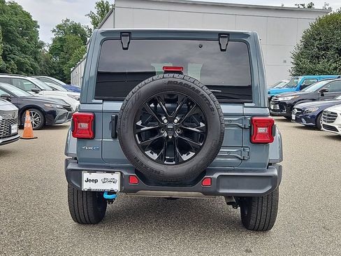Used 2024 Jeep Wrangler Unlimited Sahara AWD/4WD image 6